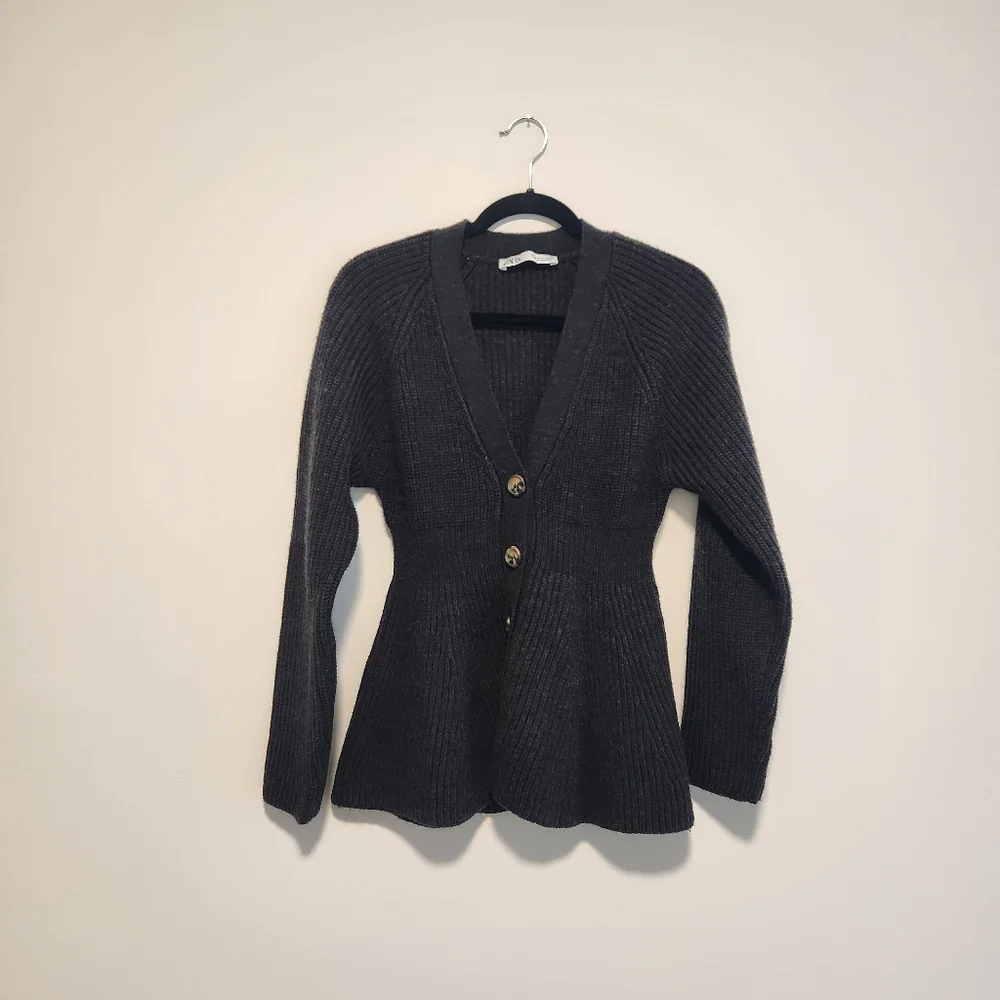 Zara Peplum Ribbed Wool Blend Cardigan Sweater Charcoal Grey Size Medium - Picture 2 of 7